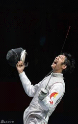 热烈祝贺圣诺公司产品代言人中国击剑队雷声先生伦敦奥运夺冠
